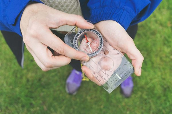 Quels sont les meilleurs conseils pour une exploration des grottes de Waitomo, Nouvelle-Zélande : itinéraires et équipements ?